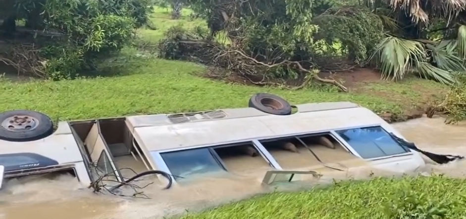 INONDATIONS RAVAGEUSES À TRAVERS LE PAYS