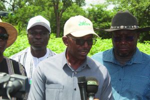  LE MINISTRE DE L’AGRICULTURE ET LE PDG DE LA CMDT EN VISITE DE PRISE DE CONTACT AVEC LES EXPLOITANTS AGRICOLES ET DE SUIVI DE LA CAMPAGNE AGRICOLE DANS LA FILIALE SUD